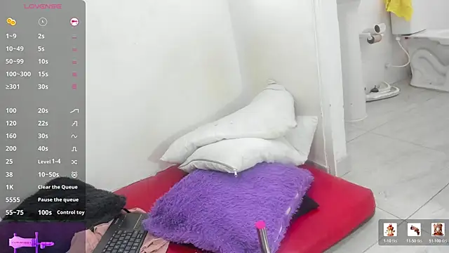 Snapshot of mature_gold1 chatting on 04-16-26, 12:17 mature gold1 online show from 04-16-26, 12:17