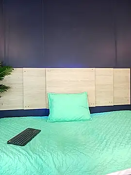 GrettaRouse online show from 03-19-26, 01:38