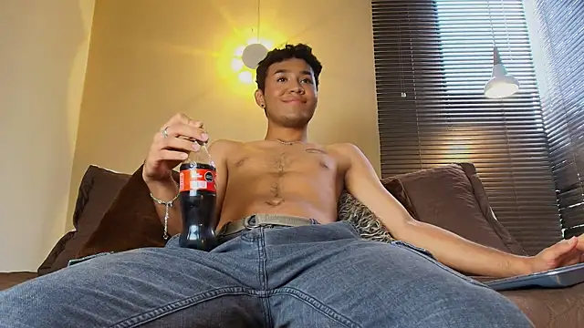 Snapshot of Damon_Salvarote_S chatting on 02-13-26, 07:58 Damon Salvarote S online show from 02-13-26, 07:58