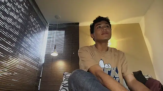 Snapshot of Damon_Salvarote_S chatting on 02-21-26, 07:38 Damon Salvarote S online show from 02-21-26, 07:38