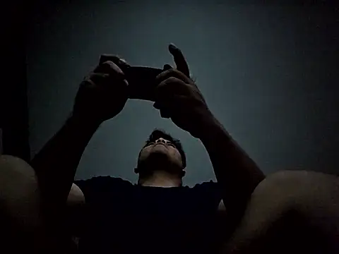 Snapshot of gerlop90 chatting on 06-06-26, 03:45 gerlop90 online show from 06-06-26, 03:45