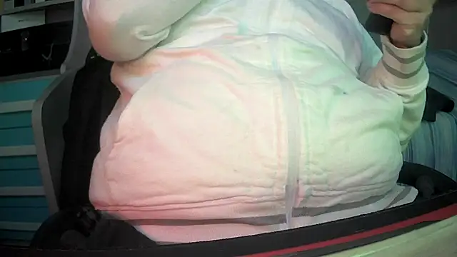 Snapshot of no-name15 chatting on 02-05-26, 04:58 no-name15 online show from 02-05-26, 04:58