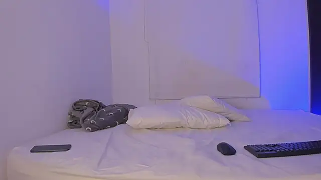 Snapshot of _FuckingYoungs_ chatting on 02-13-26, 01:05 FuckingYoungs online show from 02-13-26, 01:05