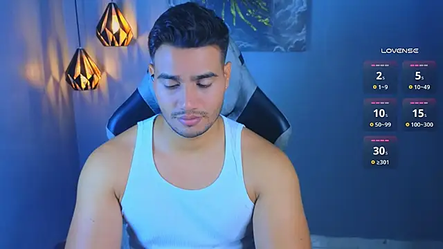 AndresRodriguez1 online show from 04-10-26, 11:34