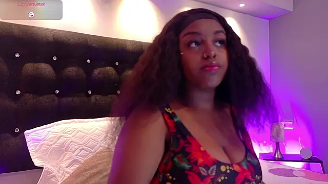 Aitana Oliveira online show from 02-17-26, 07:44