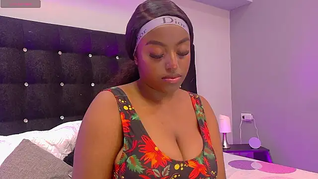 Aitana Oliveira online show from 02-07-26, 08:17