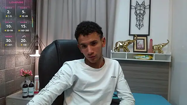 Snapshot of JDWhite18 chatting on 04-19-26, 11:18 JDWhite18 online show from 04-19-26, 11:18