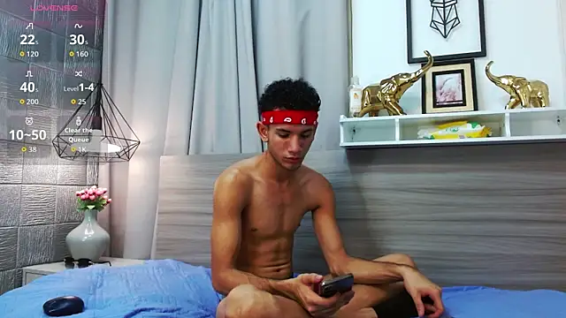 Snapshot of JDWhite18 chatting on 02-13-26, 04:12 JDWhite18 online show from 02-13-26, 04:12