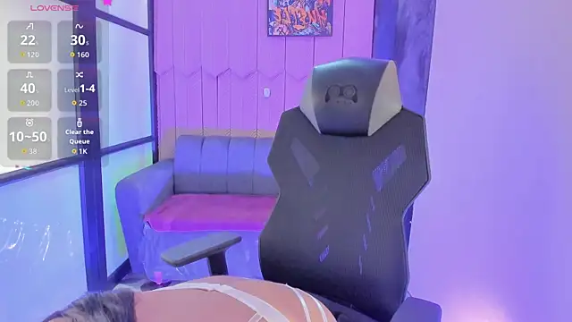 Snapshot of shaden_ chatting on 02-12-26, 10:31 shaden online show from 02-12-26, 10:31