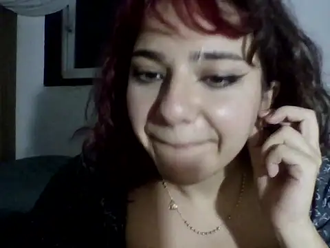 Snapshot of honeymuse chatting on 02-03-26, 02:53 honeymuse online show from 02-03-26, 02:53