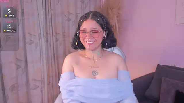 Snapshot of Sylvara_bx chatting on 04-28-26, 02:10 Sylvara bx online show from 04-28-26, 02:10