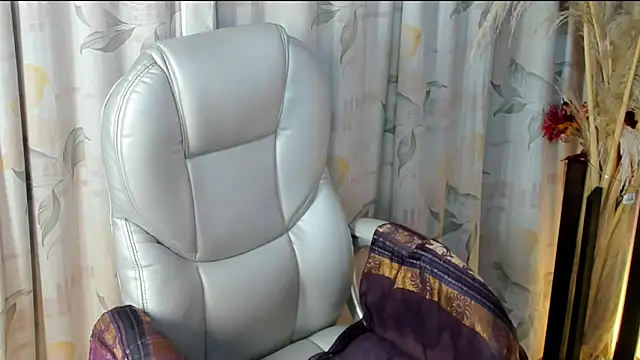 Snapshot of Sylvara_bx chatting on 06-02-26, 11:54 Sylvara bx online show from 06-02-26, 11:54