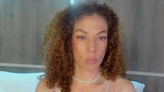 Snapshot of Brynaa chatting on 05-29-26, 05:24 Brynaa online show from 05-29-26, 05:24