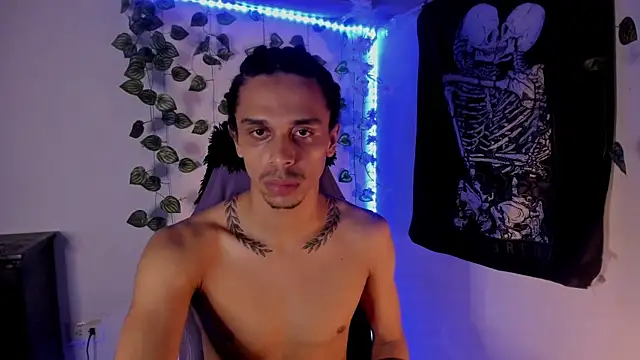 Aaron Hopper online show from 02-08-26, 01:20