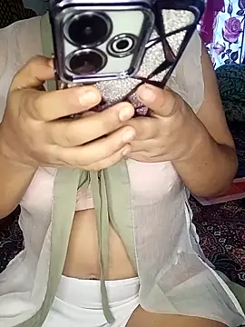 Snapshot of Rotna_begum chatting on 04-21-26, 08:54 Rotna begum online show from 04-21-26, 08:54