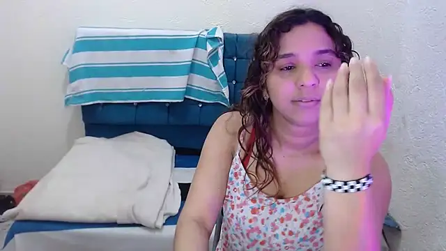 miiia perez online show from 02-10-26, 05:56