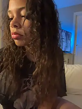 Snapshot of Petite_Baddie chatting on 08-03-26, 04:20 Petite Baddie online show from 08-03-26, 04:20