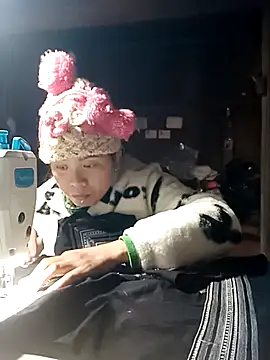 Snapshot of cana4455 chatting on 02-11-26, 01:27 cana4455 online show from 02-11-26, 01:27