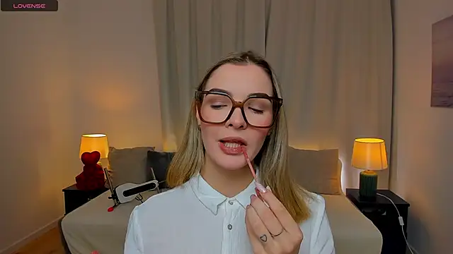 SinLuna  online show from 02-20-26, 04:31