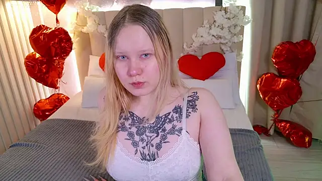 Snapshot of AnnieVibe chatting on 02-10-26, 05:34 AnnieVibe online show from 02-10-26, 05:34