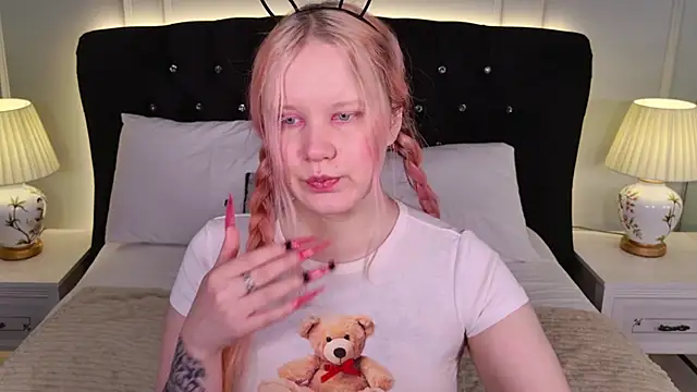 AnnieVibe online show from 04-02-26, 05:30