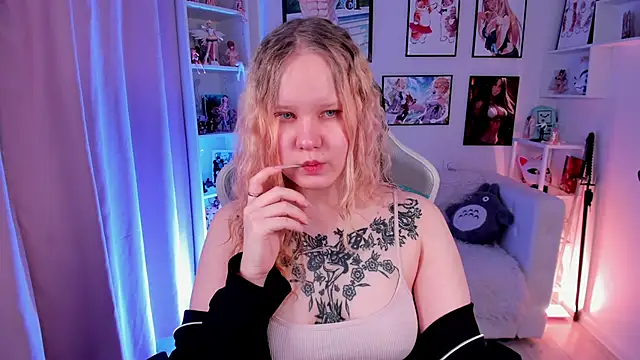 Snapshot of AnnieVibe chatting on 02-22-26, 05:36 AnnieVibe online show from 02-22-26, 05:36