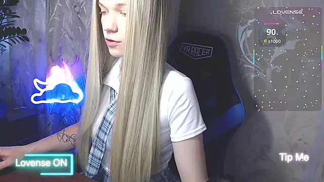 Snapshot of Shiny_Victoria chatting on 06-27-26, 08:31 Shiny Victoria online show from 06-27-26, 08:31