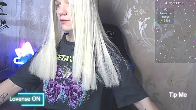 Snapshot of Shiny_Victoria chatting on 05-09-26, 08:18 Shiny Victoria online show from 05-09-26, 08:18