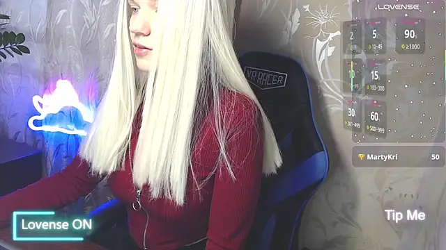 Snapshot of Shiny_Victoria chatting on 04-19-26, 07:31 Shiny Victoria online show from 04-19-26, 07:31