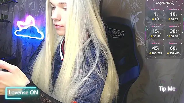 Shiny Victoria online show from 03-24-26, 09:42