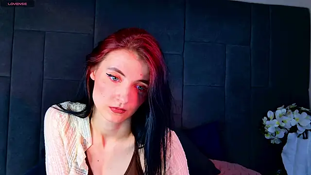 NicoleLuxe online show from 05-15-26, 06:06