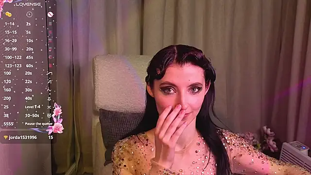 NicoleLuxe online show from 04-16-26, 09:39