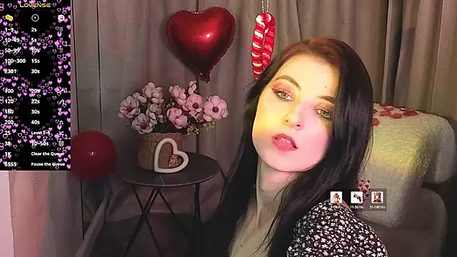 NicoleLuxe online show from 02-13-26, 06:08