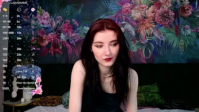 NicoleLuxe online show from 04-21-26, 06:25