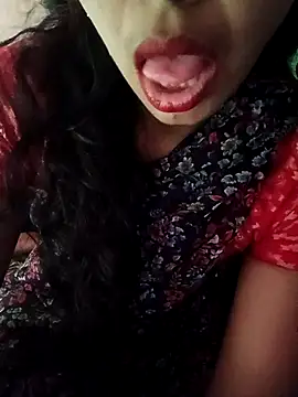 Royal hotti0011 online show from 05-13-26, 07:37