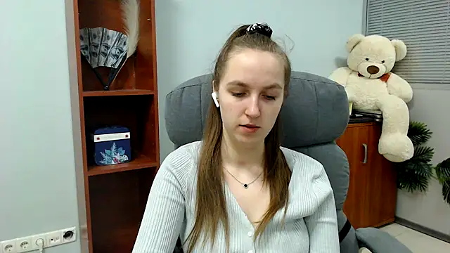 Nessi-Morris online show from 02-09-26, 08:23