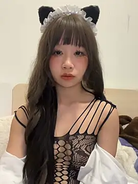 Snapshot of qilaile chatting on 02-10-26, 02:05 qilaile online show from 02-10-26, 02:05