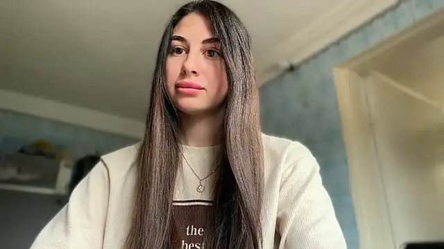Snapshot of LiluMartiznir chatting on 05-18-26, 11:15 LiluMartiznir online show from 05-18-26, 11:15