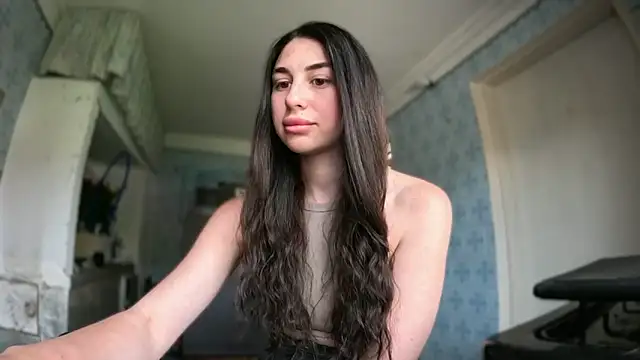 Snapshot of LiluMartiznir chatting on 06-15-26, 06:35 LiluMartiznir online show from 06-15-26, 06:35