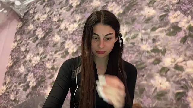 Snapshot of LiluMartiznir chatting on 04-06-26, 06:53 LiluMartiznir online show from 04-06-26, 06:53