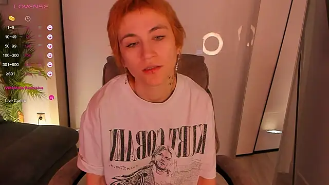 Snapshot of AutumnWhisper chatting on 02-12-26, 09:03 AutumnWhisper online show from 02-12-26, 09:03