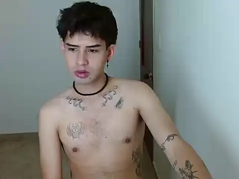 Snapshot of mike_smith03 chatting on 04-10-26, 03:30 mike smith03 online show from 04-10-26, 03:30