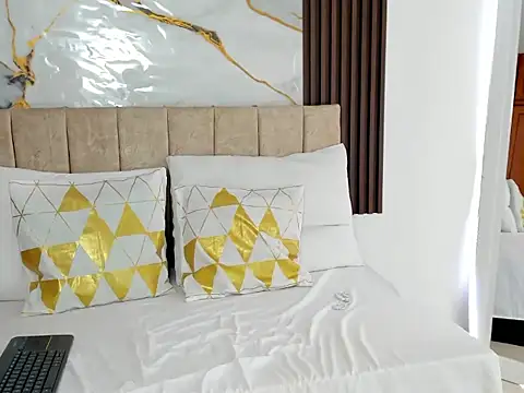 Snapshot of Atenis_thompson chatting on 02-09-26, 05:33 Atenis thompson online show from 02-09-26, 05:33