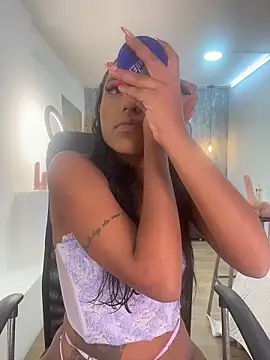 Snapshot of Alahia_Betancurr chatting on 02-06-26, 12:23 Alahia Betancurr online show from 02-06-26, 12:23