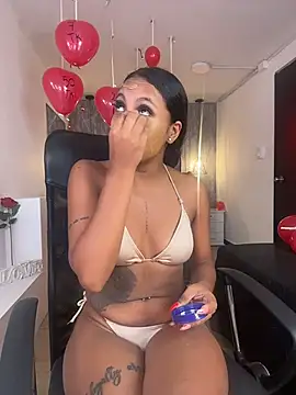 Snapshot of Alahia_Betancurr chatting on 02-16-26, 12:59 Alahia Betancurr online show from 02-16-26, 12:59