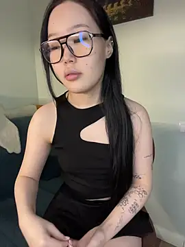 Snapshot of Peony_kiss chatting on 02-18-26, 08:00 Peony kiss online show from 02-18-26, 08:00