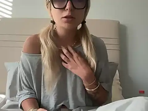 kelseyblu online show from 04-17-26, 11:07