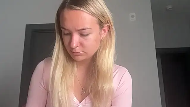 Snapshot of kelseyblu chatting on 05-08-26, 12:47 kelseyblu online show from 05-08-26, 12:47