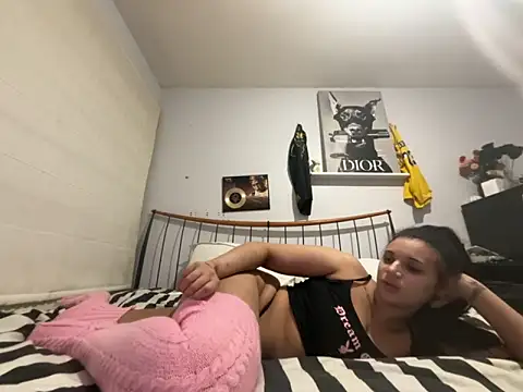 RavenNoirr online show from 02-06-26, 05:20