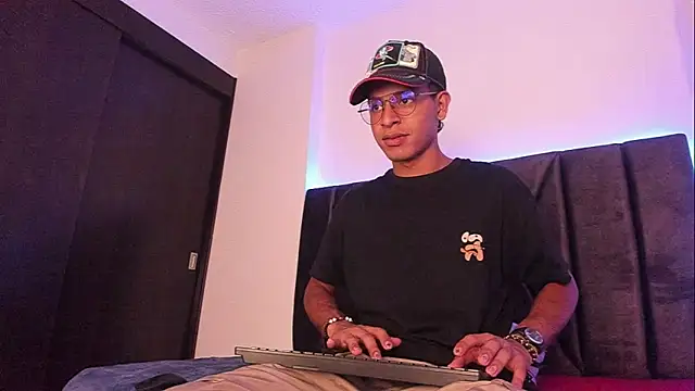 Snapshot of StellayDrake chatting on 02-07-26, 03:25 StellayDrake online show from 02-07-26, 03:25